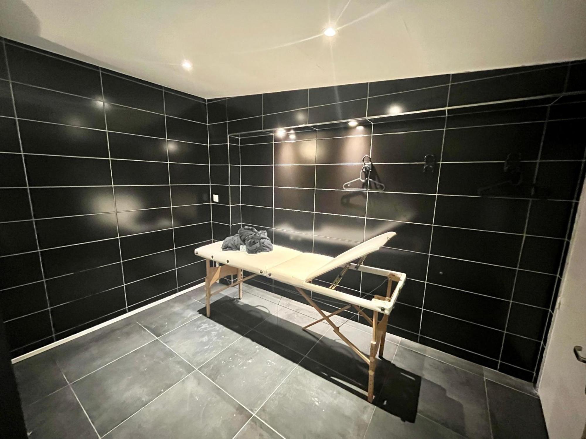 Ferienwohnung Escapade Romantique - Jacuzzi Et Parking Prive - 002 Rouen Exterior foto